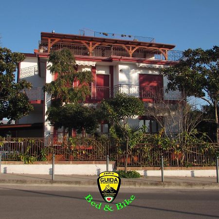 Villa Claudianna Bed & Bike 帕埃斯图姆 外观 照片